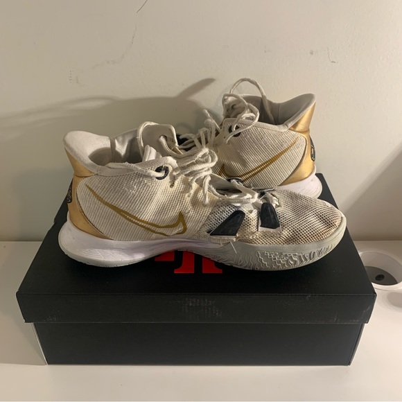 Kyrie 7 White/Metallic Gold-Black Men’s 10 - Picture 5 of 10